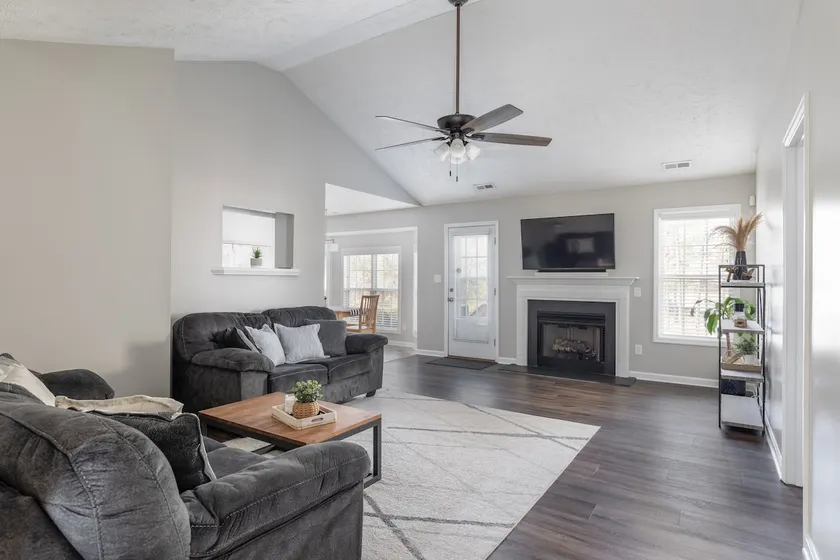 Timber Ridge Guest House | Quiet & Convenient - Image 1