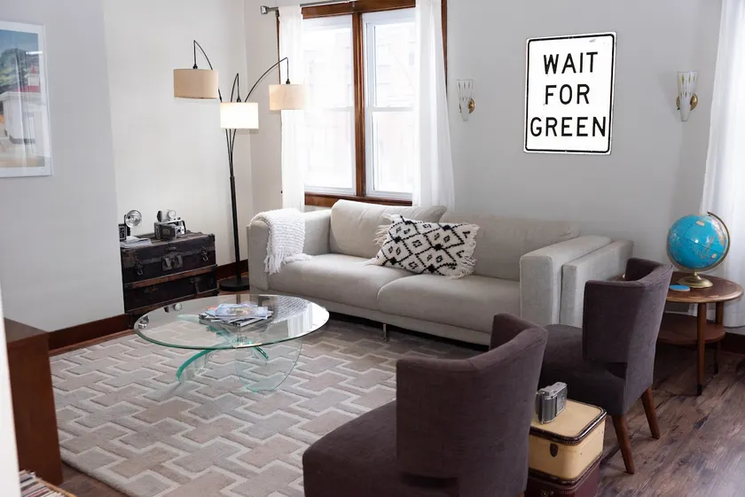 Stylish, Spacious, Bright & Clean *PET FRIENDLY* - Image 1