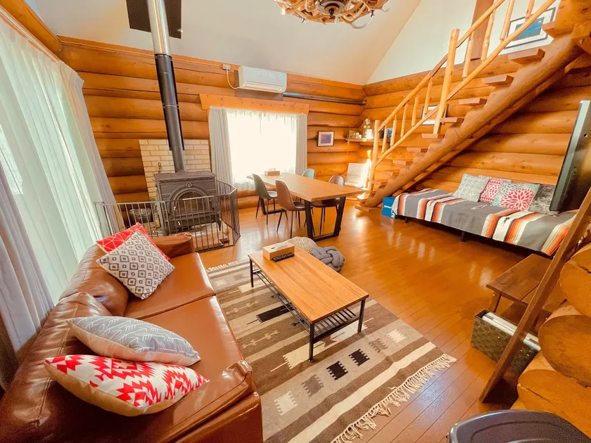 Comfy Log house!/Max8ppl/Free Parking/WIFI - Image 1