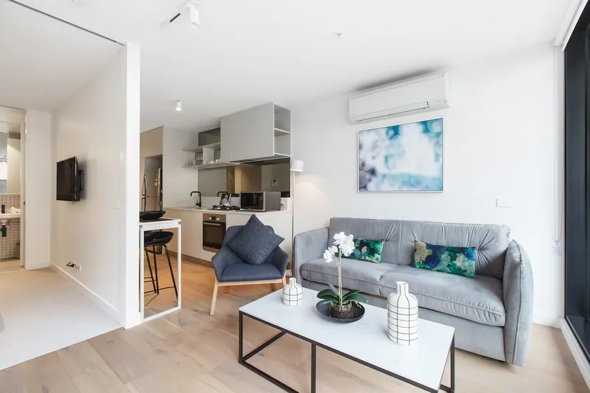 South Melbourne Hidden Gem near Albert Park Lake - Image 1