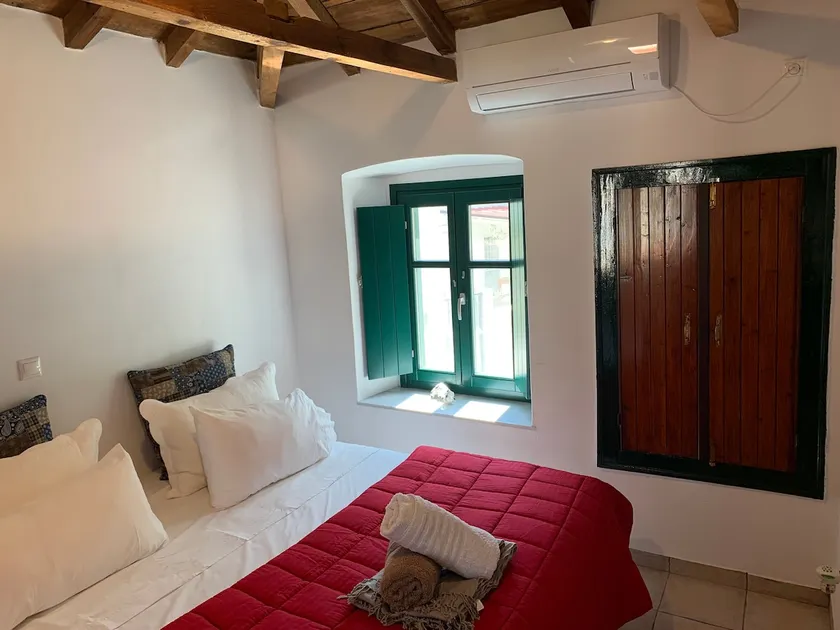 Taki's Place - Image 1