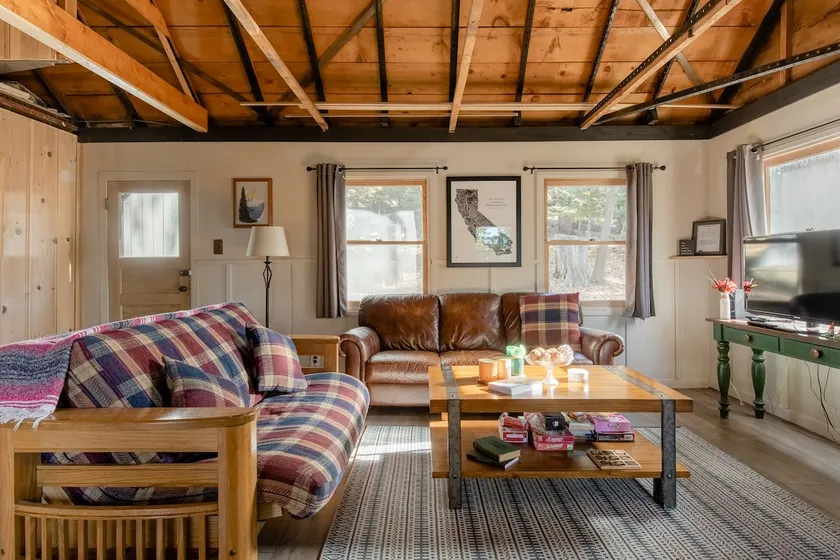 Pine Ridge House - Image 1