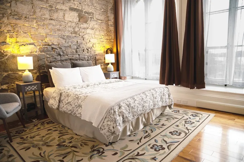 Central Old Quebec 3 Quarto Condo Espaçoso com Vista - Image 1