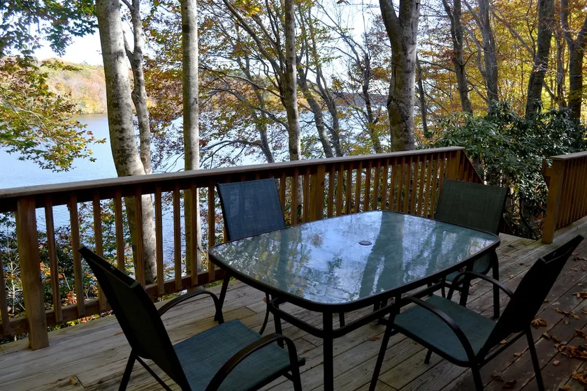 Santuit Pond Retreat - Image 1