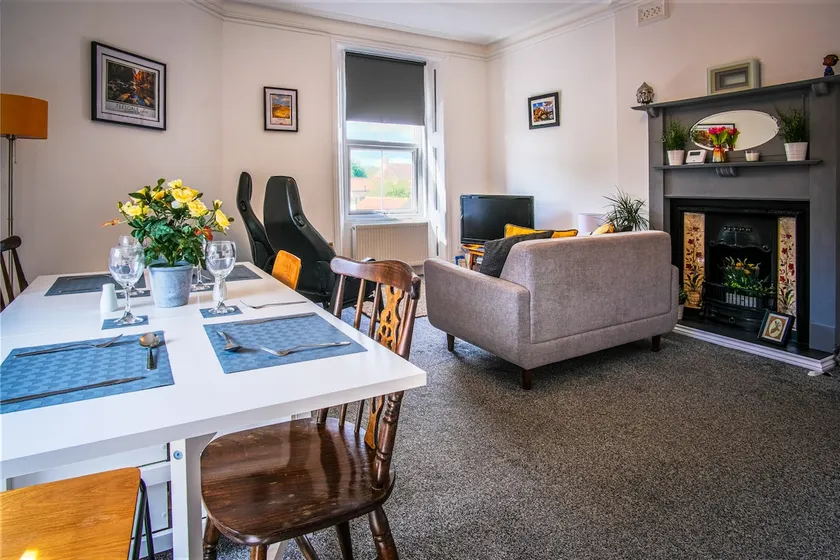 The Nook, gorgeous 2 bed, 50yds to pub, parking - Image 1