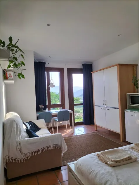 Studio with garden in the middle of nature - Image 1