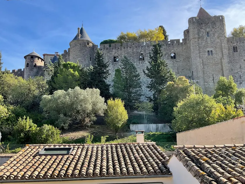 Step up to the battlements - Facing the City, sublime view - Image 1