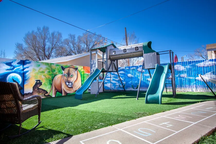 JungleGym! Arcade! Games! Fire Pit! 1Block to the - Image 1