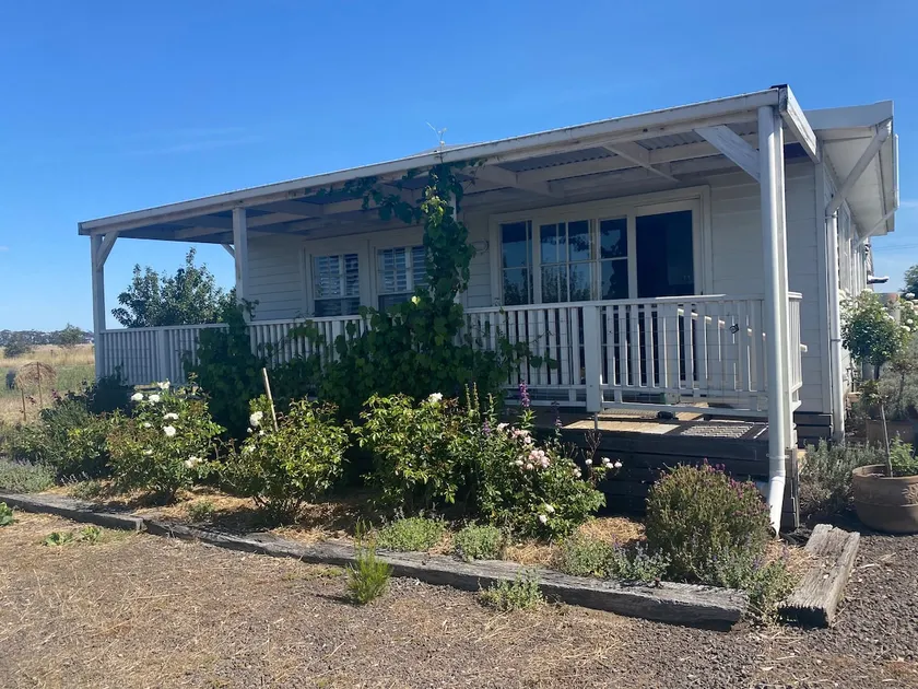 Hoyles Creek Cottage Retreat - Image 1