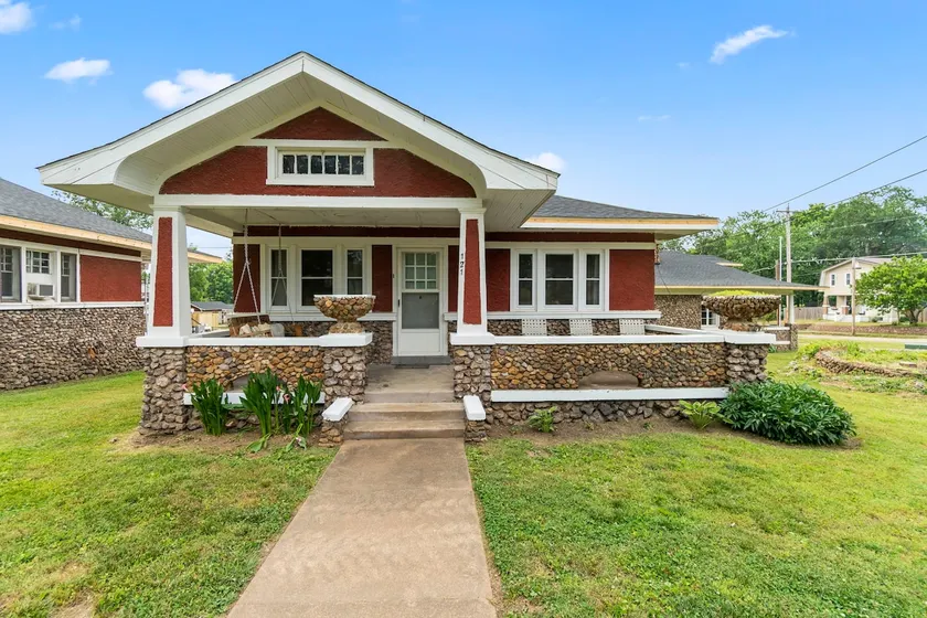 Arcadia Valley Bungalows #6 with heated Swim spa and outdoor pool - Image 1