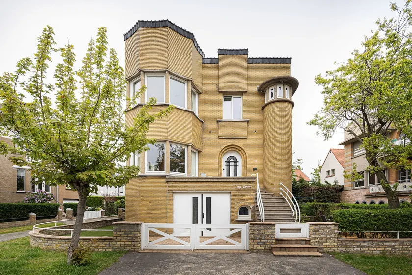 Renovated 'Art Deco' house 200 m from the sea (5p) - Image 1