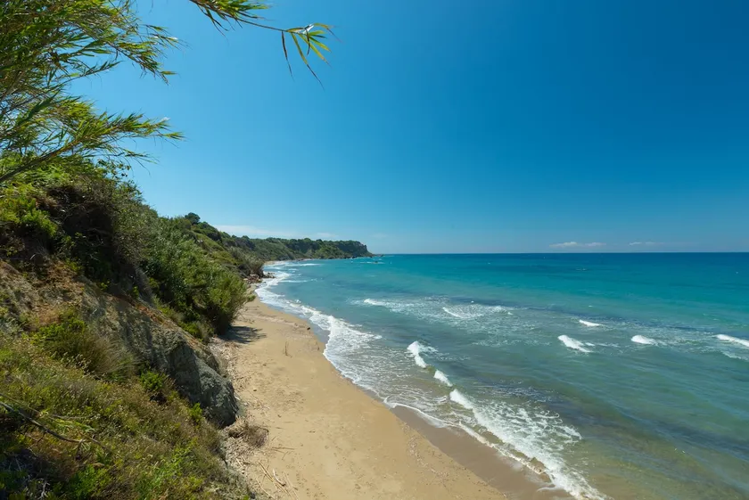 Villa with Private Access to the Beach - Image 1