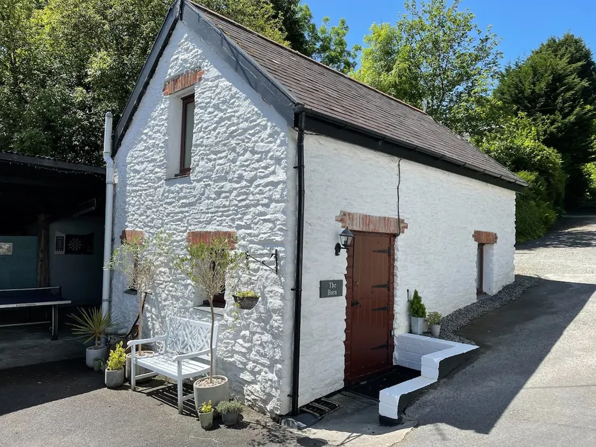 The Barn - Peaceful village detached barn retreat - Image 1