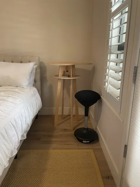 Cozy Room with ”Private” Entrance, quiet neighbhd - Image 1