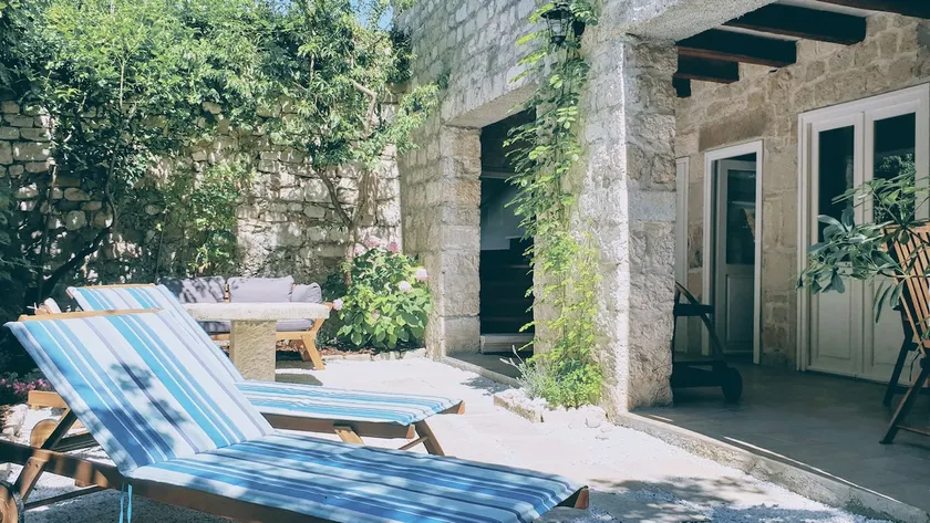 Rector's Villa - Charming Retreat in Old Town with Jacuzzi in Private Courtyard - Image 1