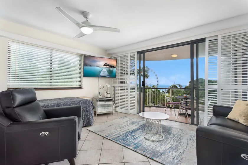 Best Location in Cairns - Ocean Views - Image 1