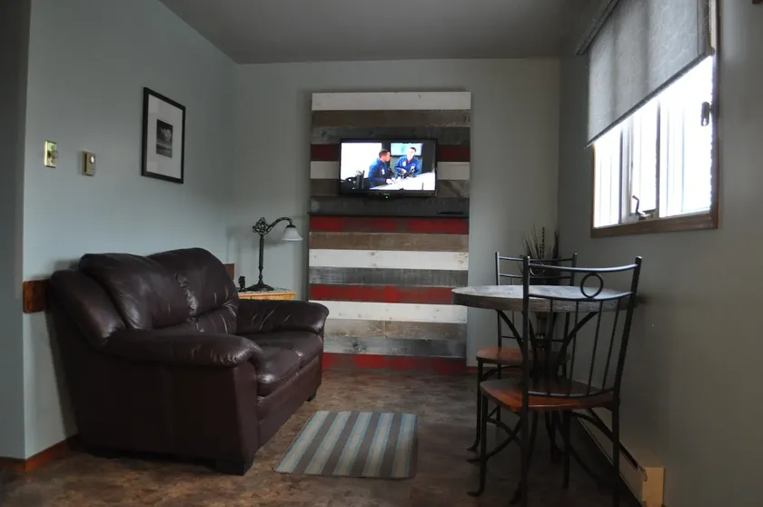 Jacuzzi Suite - Image 1