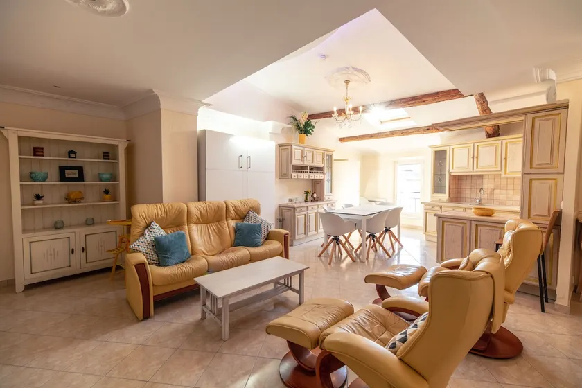 Convent Apartment - Image 1