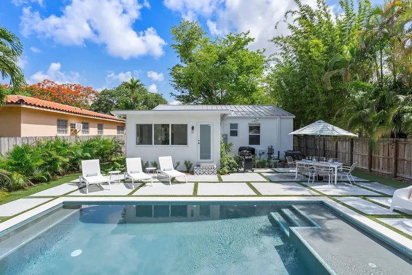 Poolside Tropical Retreat•Near Golf•Miami Airbnb - Image 1