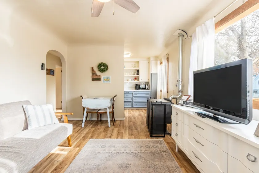 Charming Getaway in Downtown Nampa - Image 1