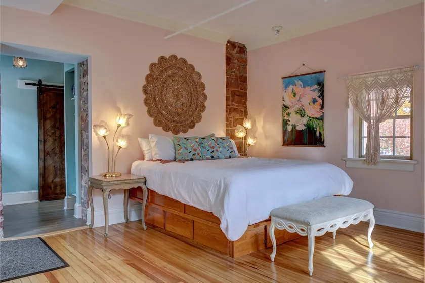 Ensign House Room - Image 1
