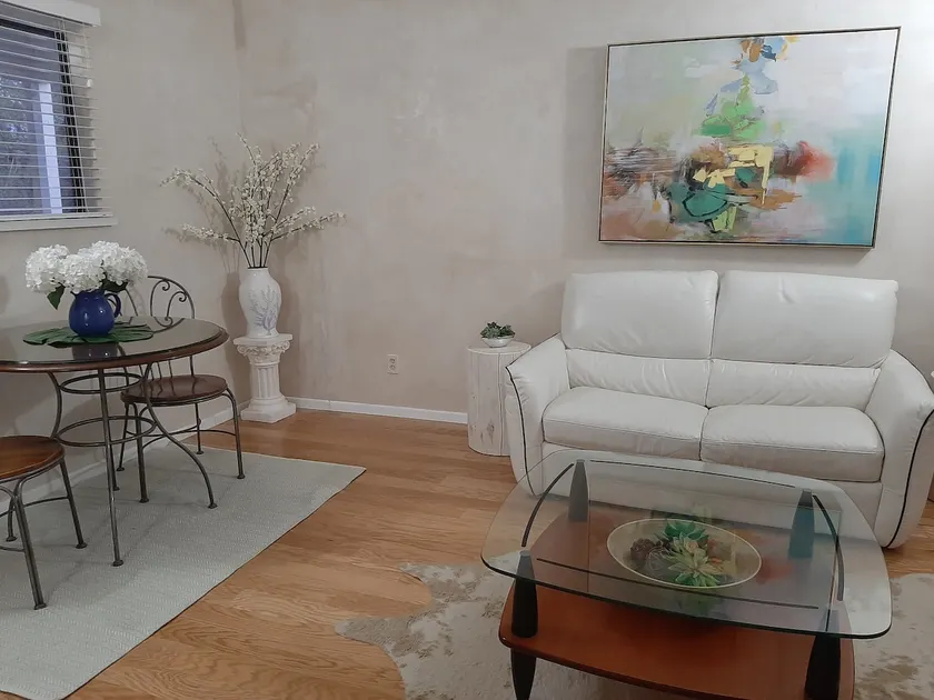Private Space Near Historic Museum Hill, 1 Bedroom, 1 Bathroom - Image 1