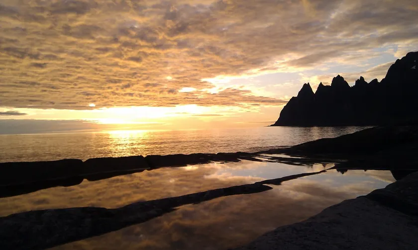 Holiday home with panoramic views of an endless sea. - Image 1