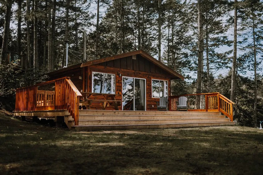 Cottage 3: secluded Cottage Overlooking Silva Bay - Image 1
