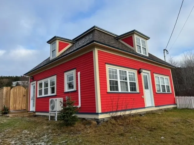 Millie's Bay Heaven - Historic Cottage on the Sea - Image 1