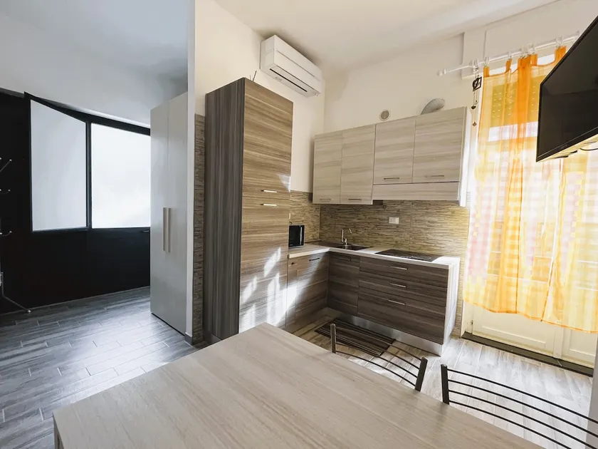 Marte studio apartment with parking - Image 1