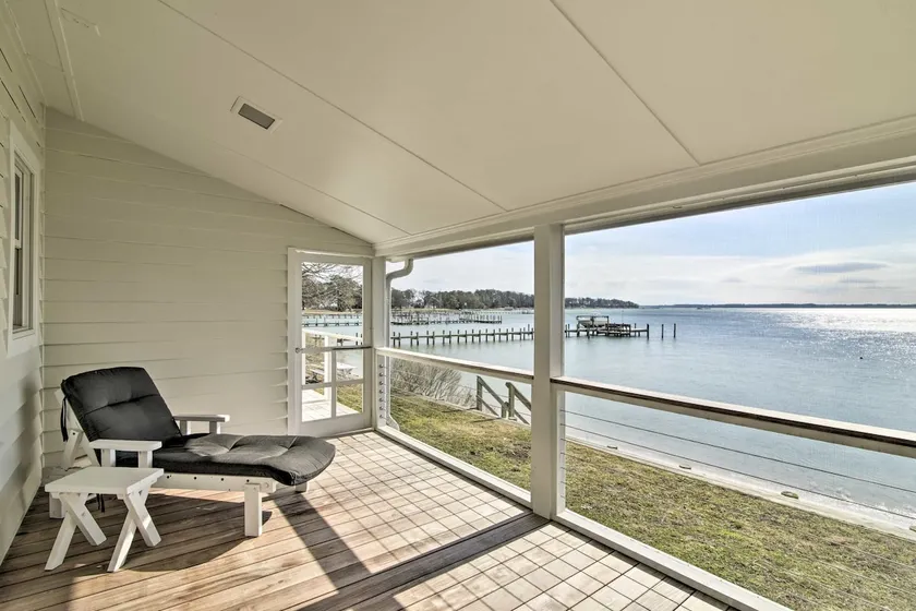 Charming Beach Cottage on Fishing Bay - Image 1