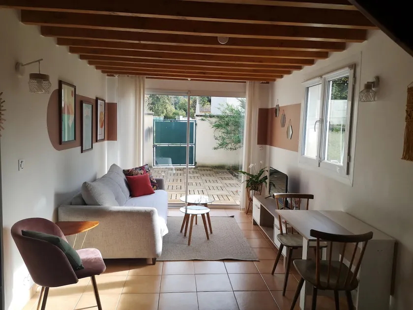 Charming Cottage 10 Minutes from Fontainebleau - Image 1