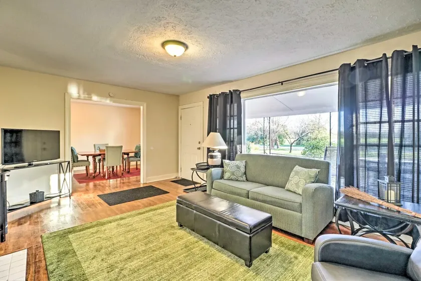 Located in the City with a Country atmosphere. - Image 1