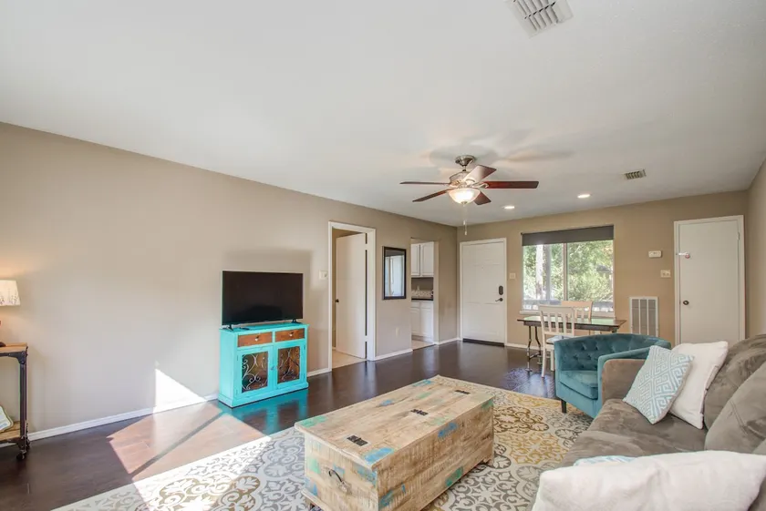 Private apartment in golf community in Spring, TX - Image 1