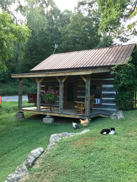 Hidden Hollow Cabin - Image 1