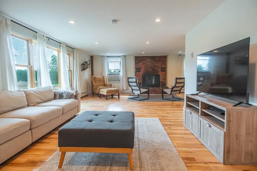 Minutes from Smuggs! Vermont Farmhouse | Sleeps 12 - Image 1