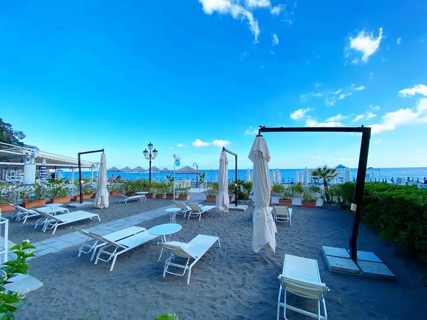 6-person sea view apartment - 2 bedrooms - Image 1