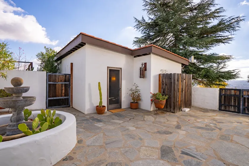 Casita Oliva - cozy getaway on an olive farm - Image 1