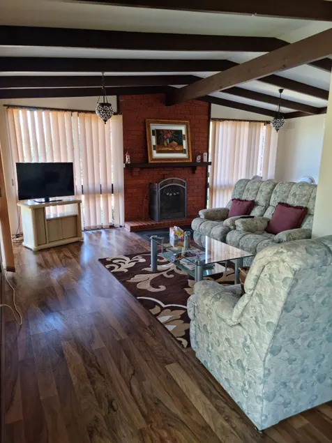 Holiday home in Rye with Heated Pool & Spa with generous outdoor area, WiFi - Image 1