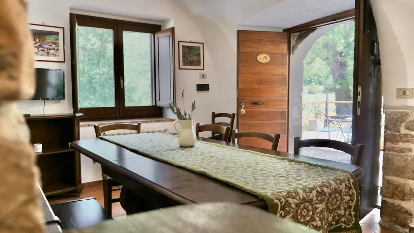 Dimora L'Agrifoglio, a holiday home full of history and nature - Image 1