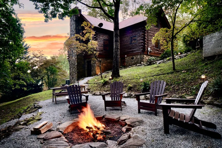 Gorgeous Views! Log Cabin with Hot Tub & Fire Pit - Image 1