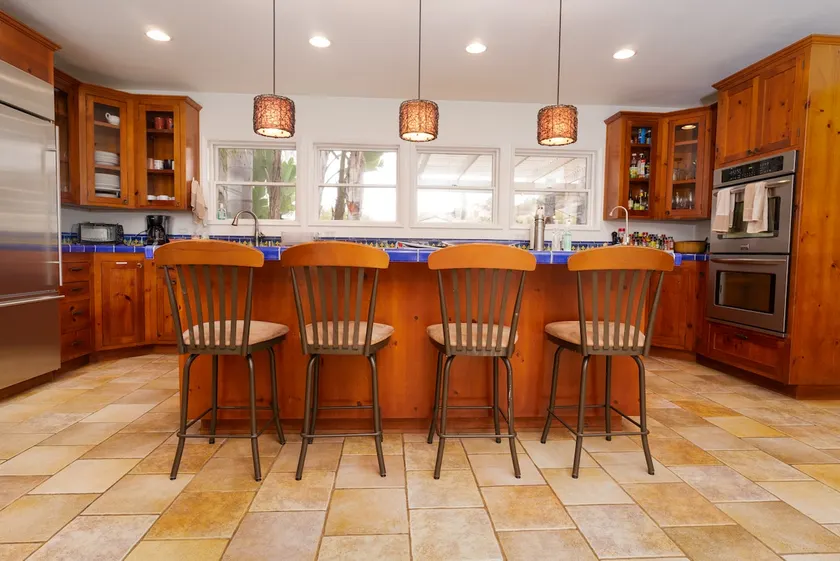 Quiet, Tranquil 4 bedroom house - Image 1