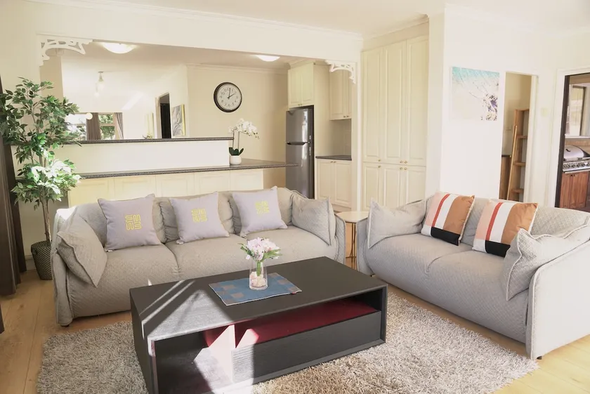 5 BRM Cozy Family Home for Big Group Free WiFi - Image 1