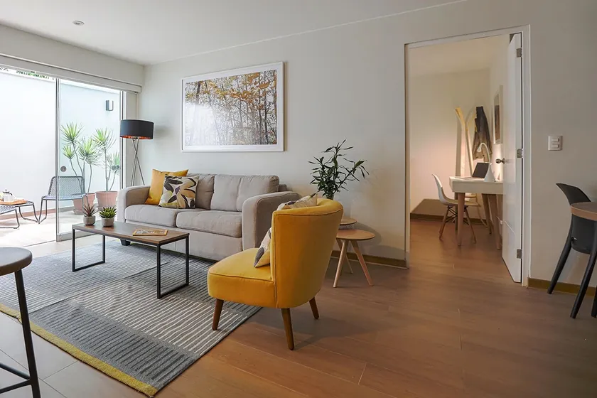 Comfort+Style. King bed. AC/heater. Near Larcomar. - Image 1
