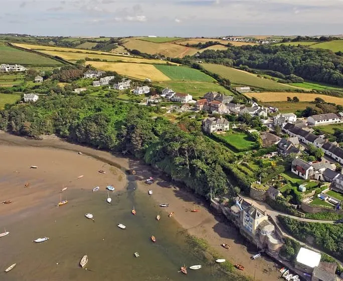 White Horses, Bantham, S Devon - stunning views ! - Image 1