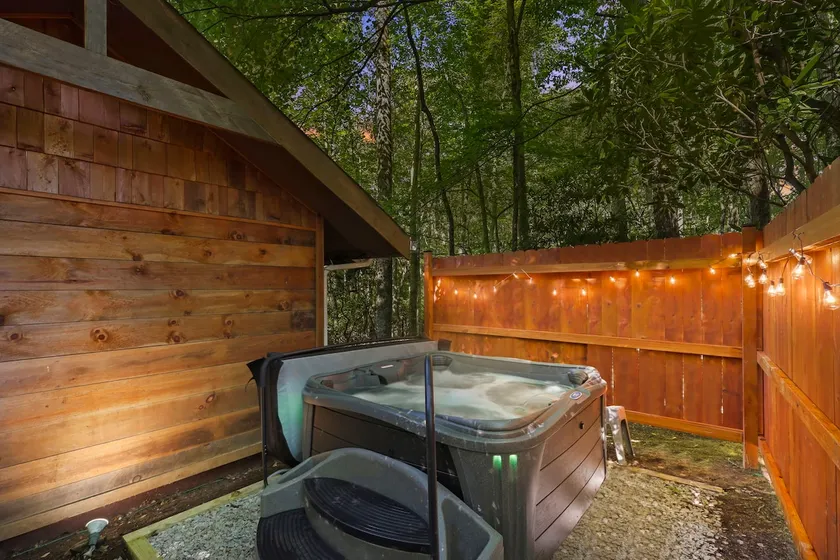 Pet Friendly & Fenced Yard! Private & Relaxing! - Image 1