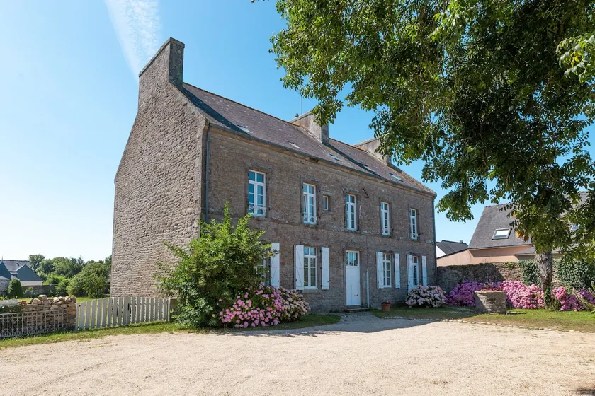 Master's house (10 rooms) 5 minutes from La Torche - Image 1