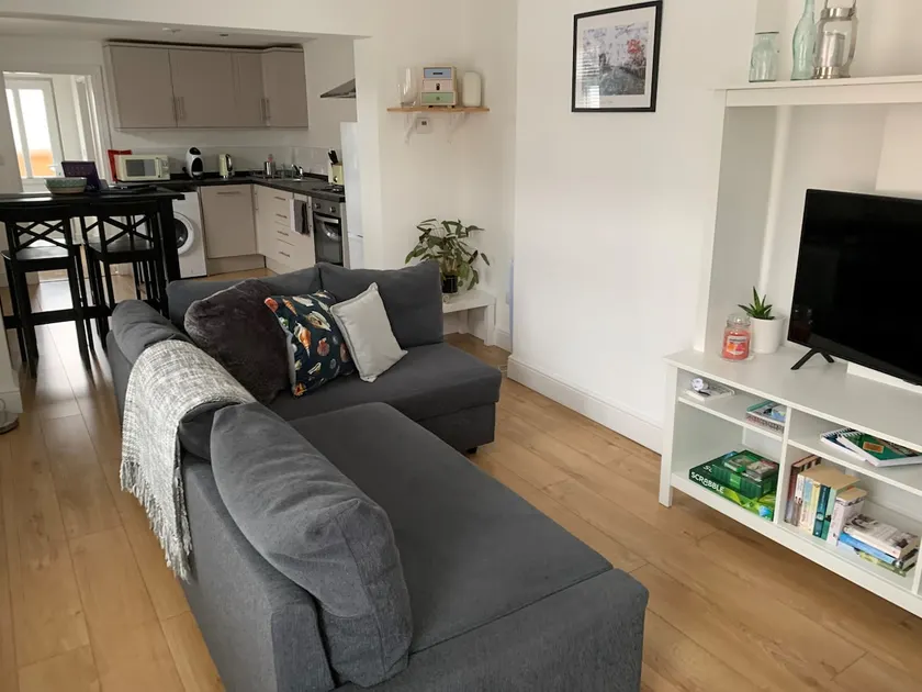 59a Whitstable - 1 Bedroom Flat with Balcony - Image 1