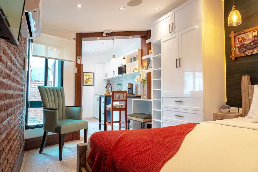 100 Private Suite for 2 / Parking / San Marino - Image 1