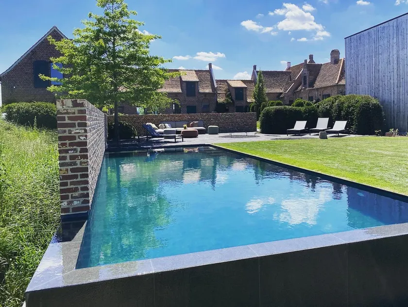 Country house with heated pool (April–September) - Image 1